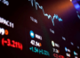 Ibovespa cai com IPCA e ata do Copom; dólar recua