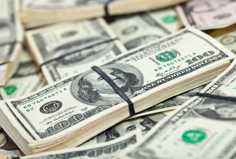Dólar hoje: moeda sobe a R$ 5,16 e Ibovespa cai
