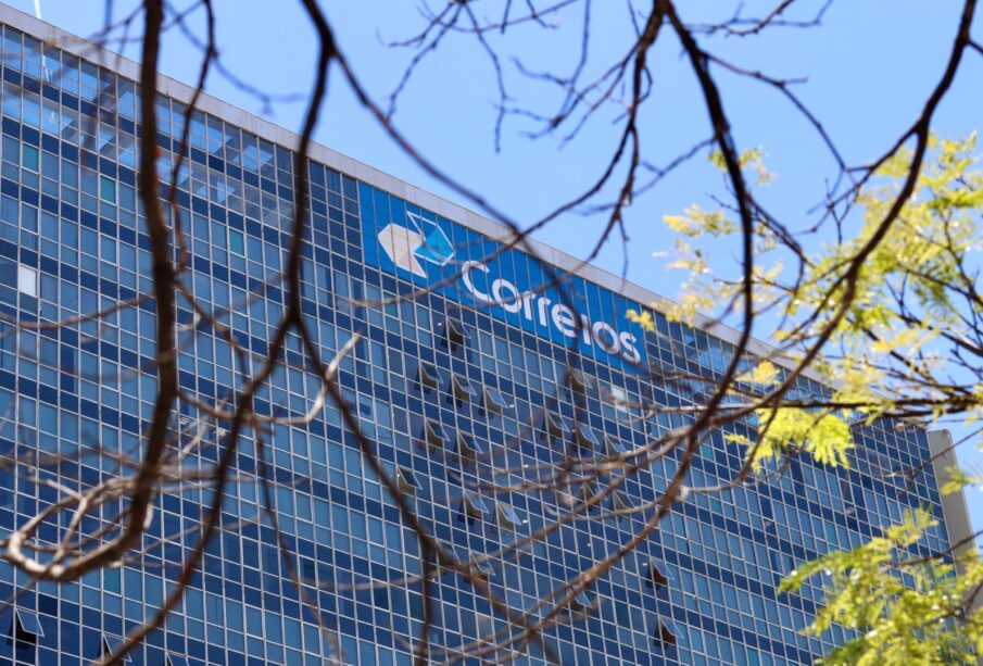 Correios prejuízo 2026: rombo de R$ 5,6 bi no semestre