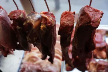 Trump mira monopólio da carne após críticas a empresas