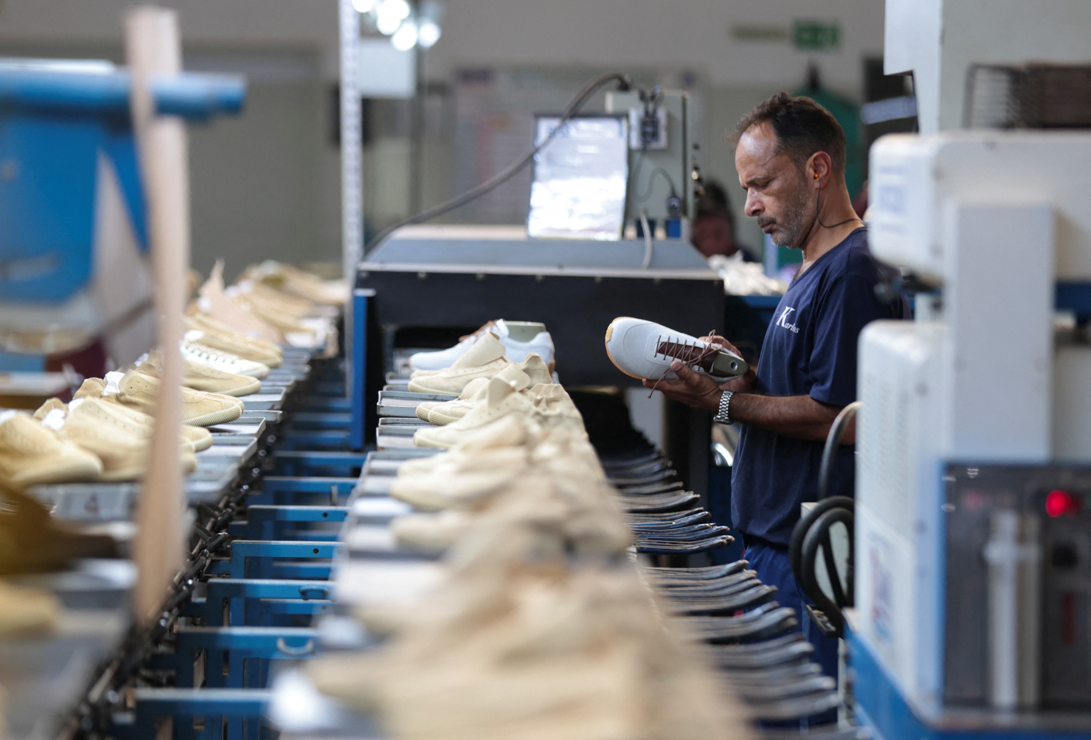 Produção industrial agosto tem pior resultado em 11 anos