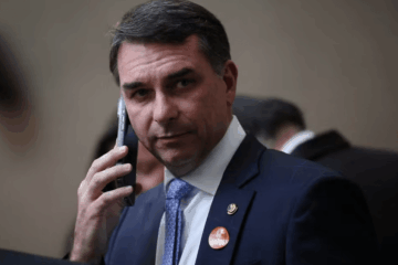 Grupo dos EUA ligado a Flávio Bolsonaro explora terras raras Bahia