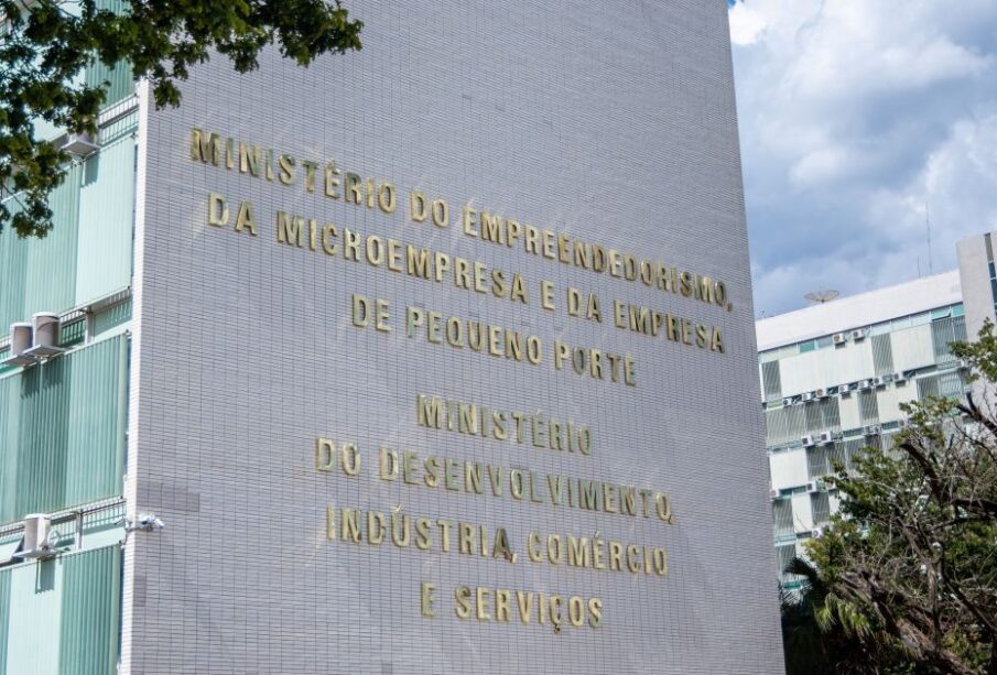 MME perde disputa e MDIC comandará minerais críticos