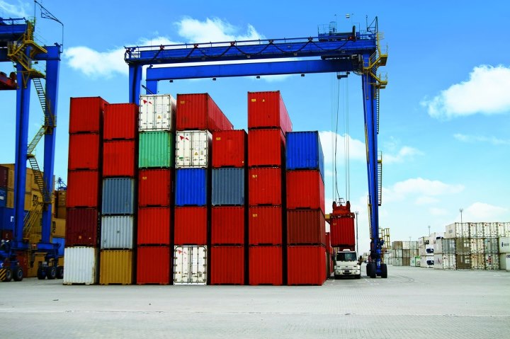 Balança comercial Brasil tem superávit de US$7,394 bi