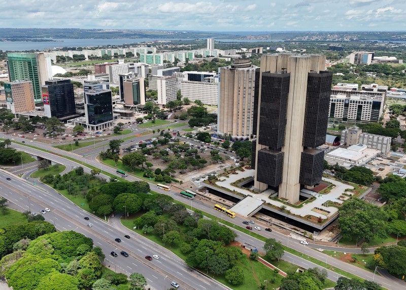 Dívida bruta governo sobe a 82,5% do PIB em julho