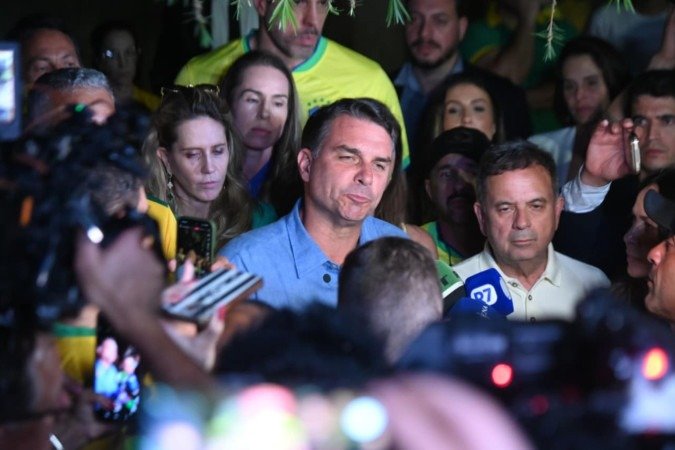 Promessa de Flávio de rever impostos e reforma tributária