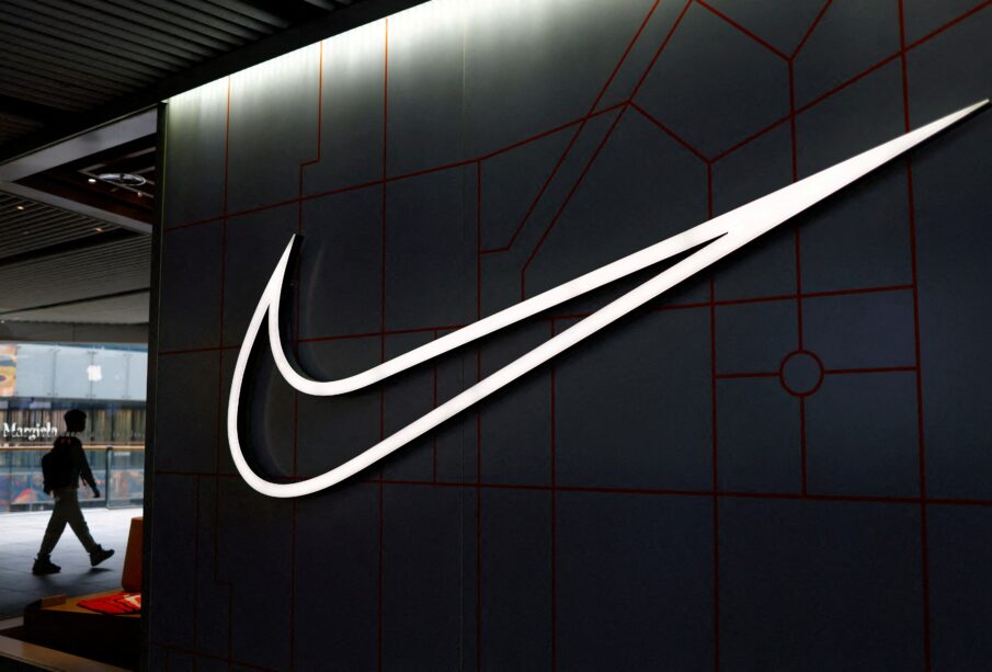 Crise Nike cortes empregos: receita cai e ações recuam