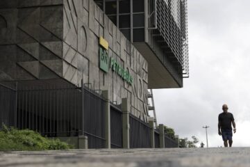 Petrobras domina leilões ANP com R$ 3,2 bi