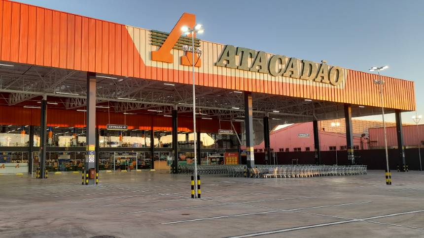 Patria compra lojas Atacadão por R$ 1 bilhão