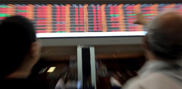 Dólar hoje sobe a R$ 5,39 e Ibovespa cai 1,06%