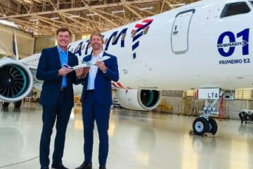 Latam recebe primeiro Embraer E195-E2; voos em novembro