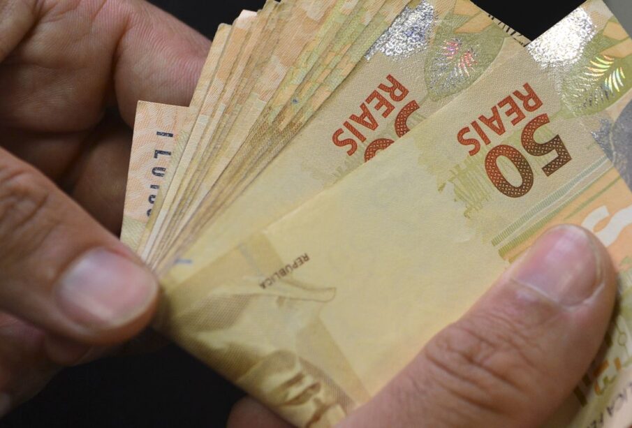 Superendividados Brasil crescem 75% em cinco anos, diz BC